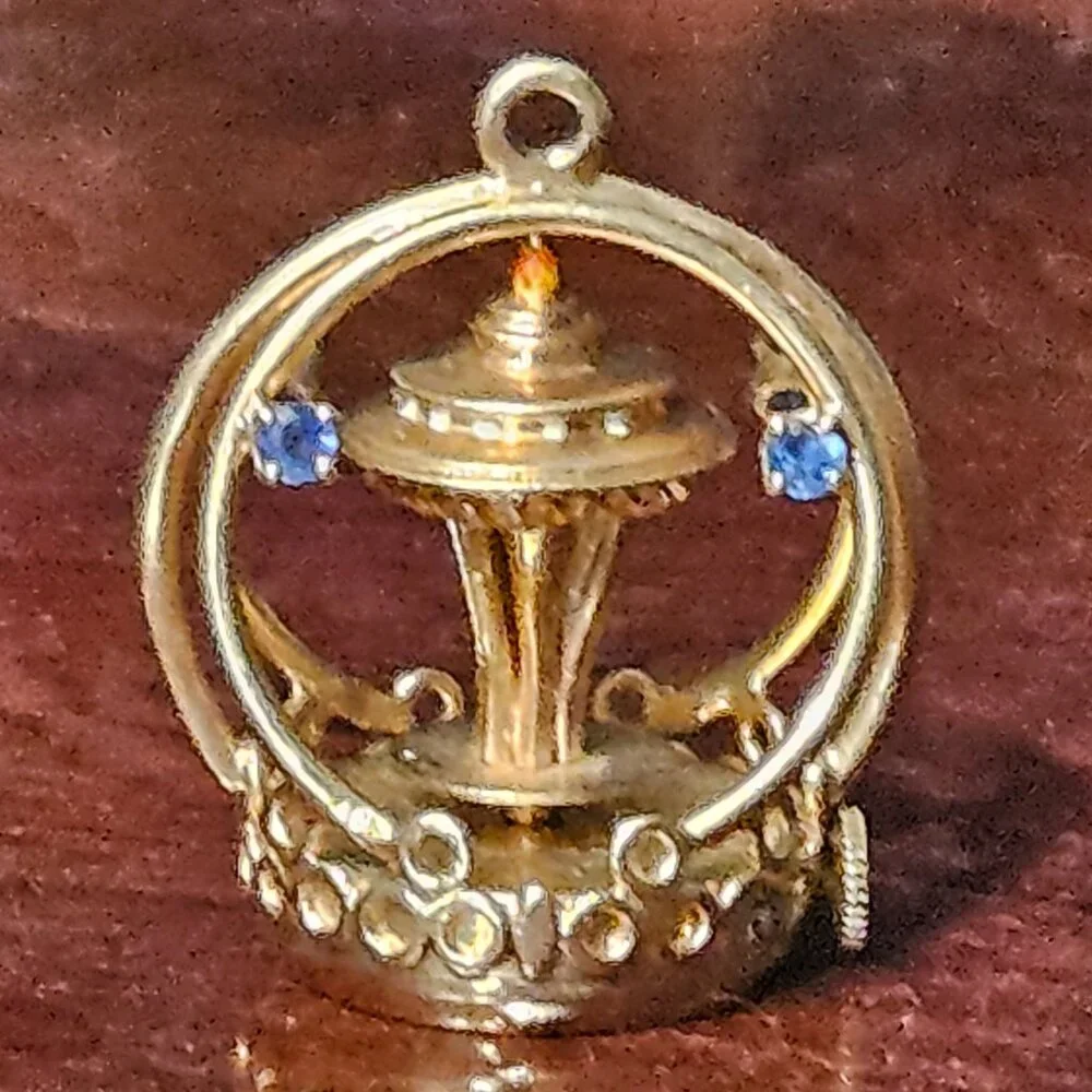 VINTAGE DANKNER 3D MECHANICAL SEATTLE SPACE NEEDLE 14K CHARM PENDANT NECKLACE